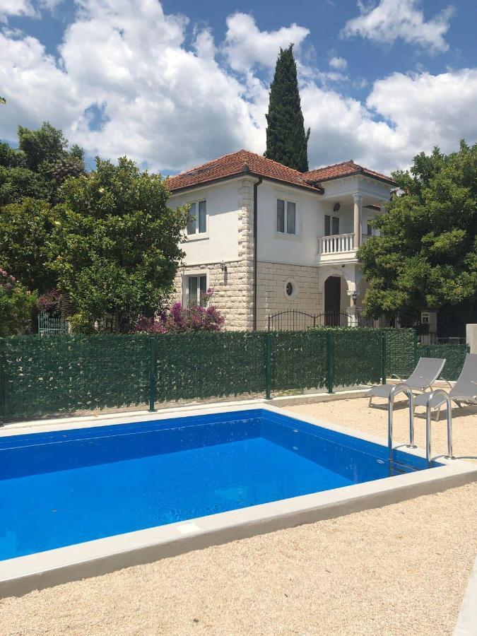 Soko Apartments Huoneistohotelli Soko Herceg Novi Esterno foto