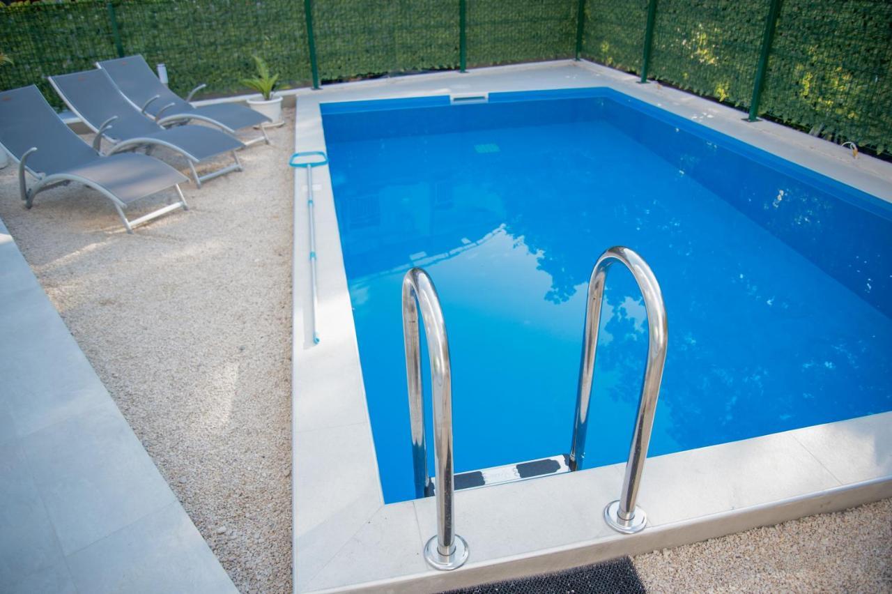 Soko Apartments Huoneistohotelli Soko Herceg Novi Esterno foto