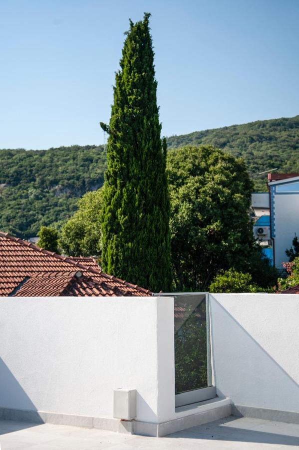 Soko Apartments Huoneistohotelli Soko Herceg Novi Esterno foto
